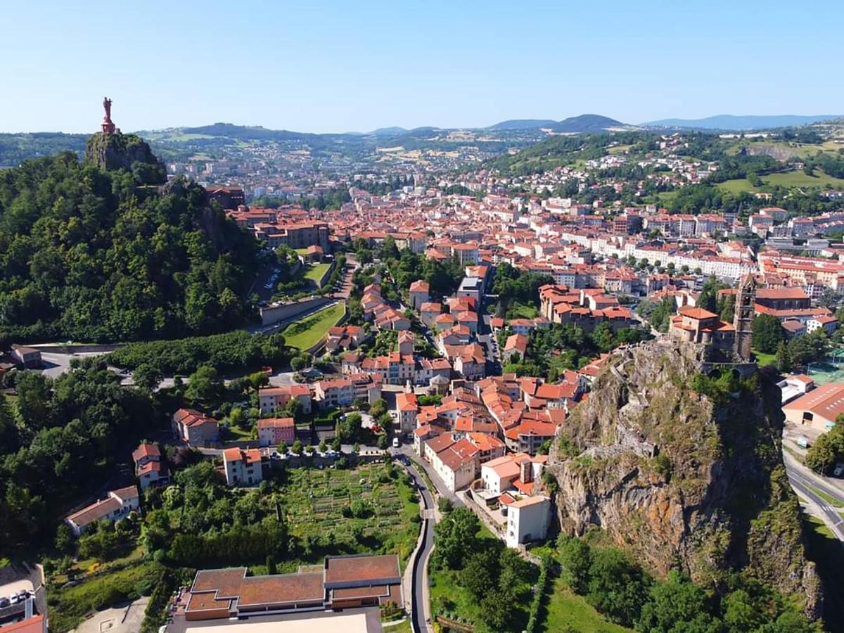 Maison Au Loup - Superbe Ancien Hotel Particulier Du Xvie Siecle Au Coeur De La Vieille Ville Du Puy Le Puy-en-Velay Exterior foto
